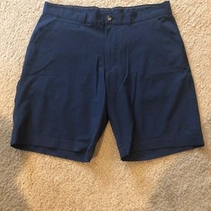 PGA TOUR Men's Expandable Flat Front Short